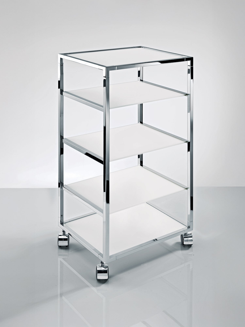 Regale und Schränke